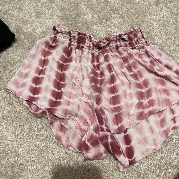 Pink tie dye flowy shorts - Picture 1 of 2